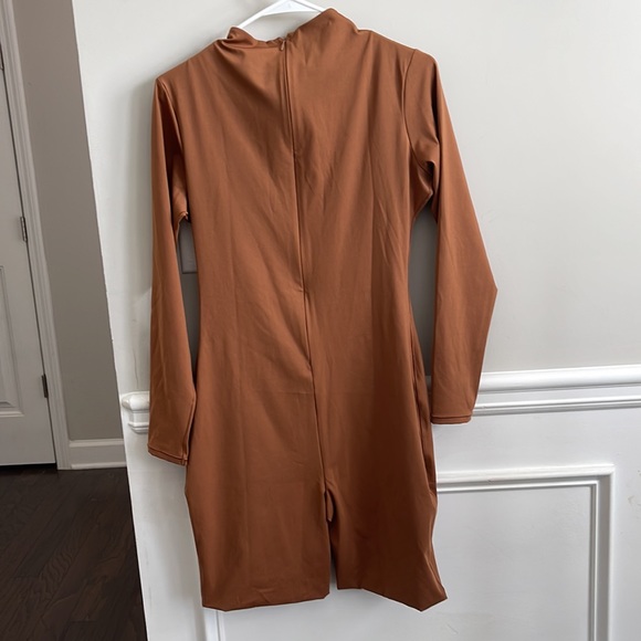 NWT Skims all in one long sleeve mid thigh bodysuit - Picture 4 of 4